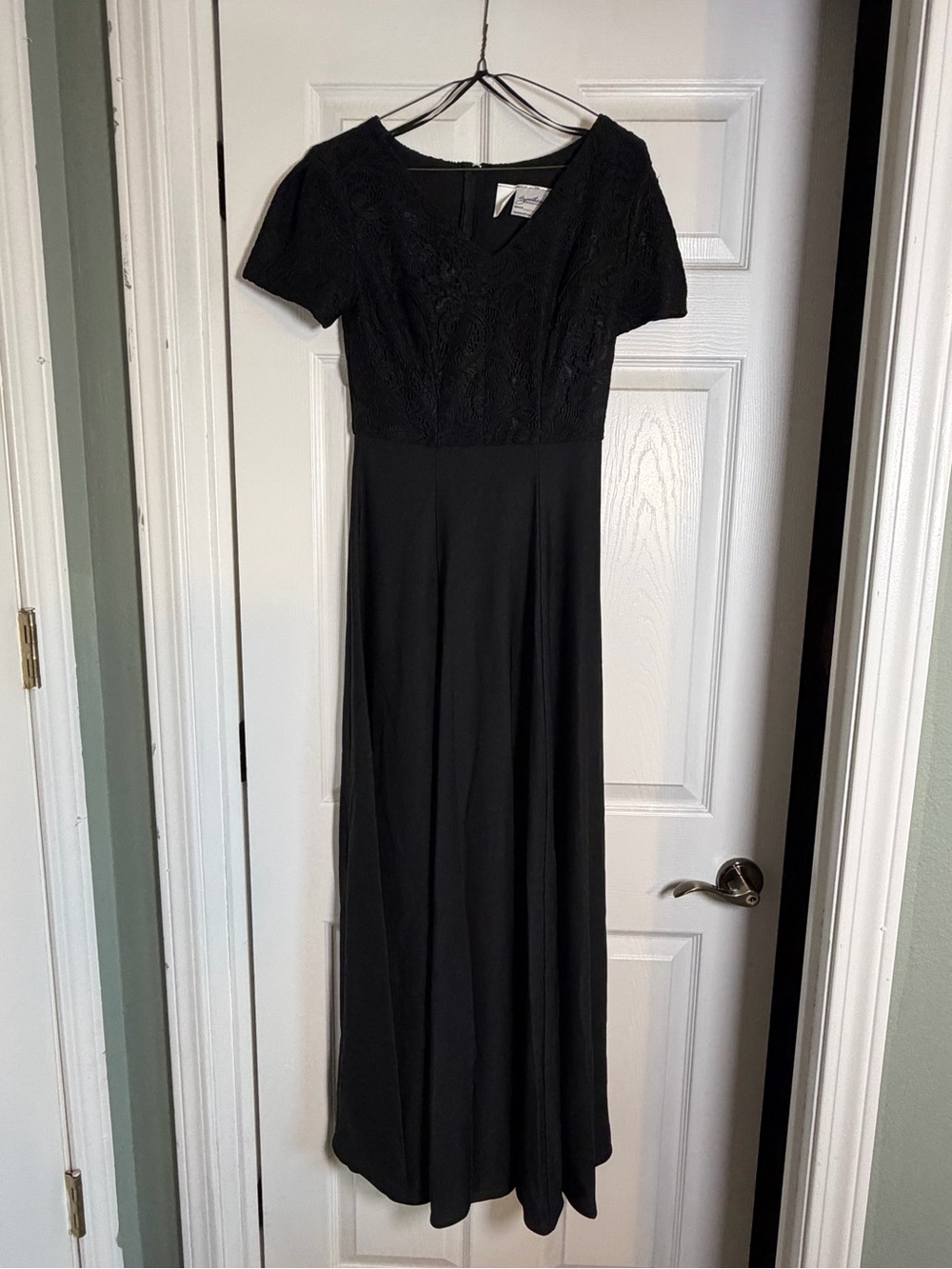 Black V-Neck Short Sleeve Maxi Dress with Lace Bodice